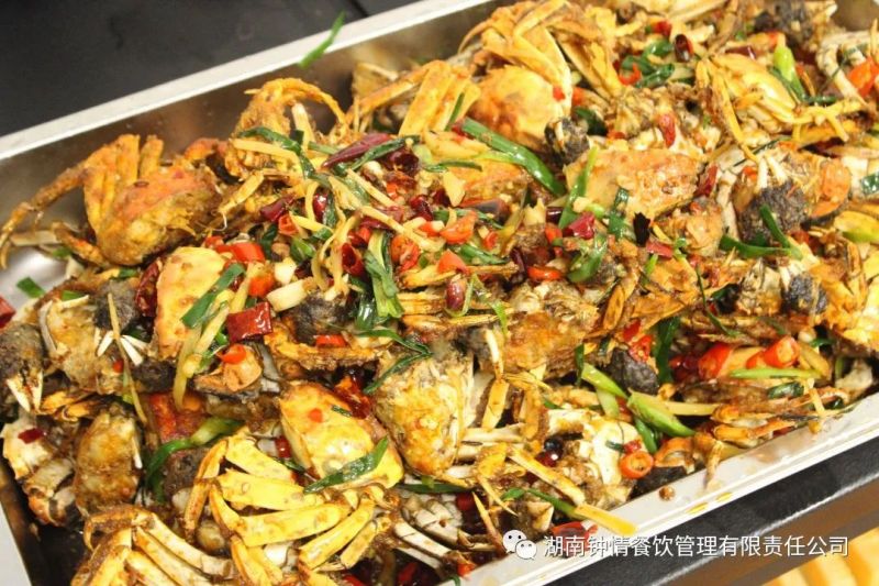 湖南鐘情餐飲管理有限責(zé)任公司,餐飲管理,鐘情餐飲管理,團(tuán)體膳食,大學(xué)食堂,學(xué)院食堂,學(xué)校餐飲