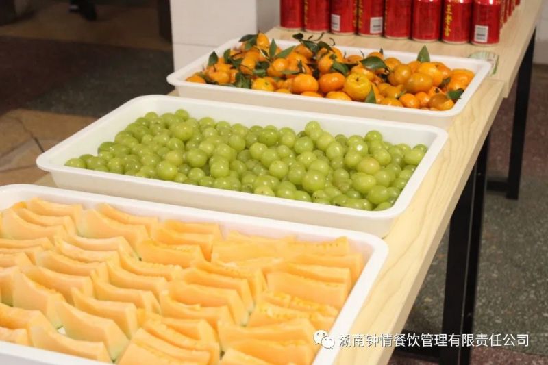 湖南鐘情餐飲管理有限責(zé)任公司,餐飲管理,鐘情餐飲管理,團(tuán)體膳食,大學(xué)食堂,學(xué)院食堂,學(xué)校餐飲
