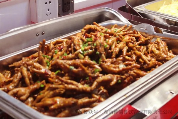 湖南鐘情餐飲管理有限責(zé)任公司,餐飲管理,鐘情餐飲管理,團體膳食,大學(xué)食堂,學(xué)院食堂,學(xué)校餐飲
